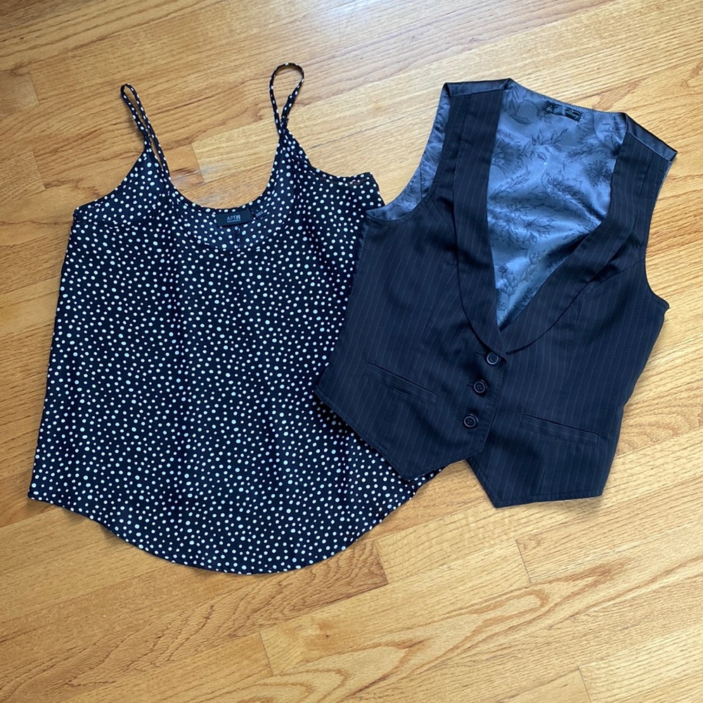 2 Small Tops